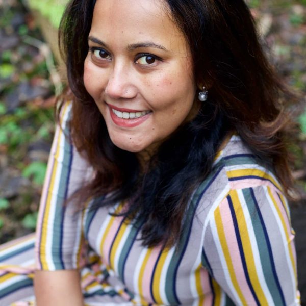 Madelon_Renu_Photoshoot-104-van-157-scaled-min